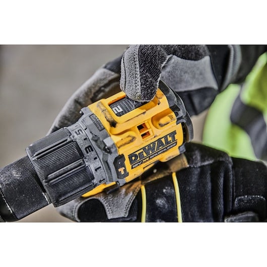 DeWALT DCD805H2T-QW akkuporakone 18V XR 2 x POWERSTACK 5 Ah  + laturi + laukku